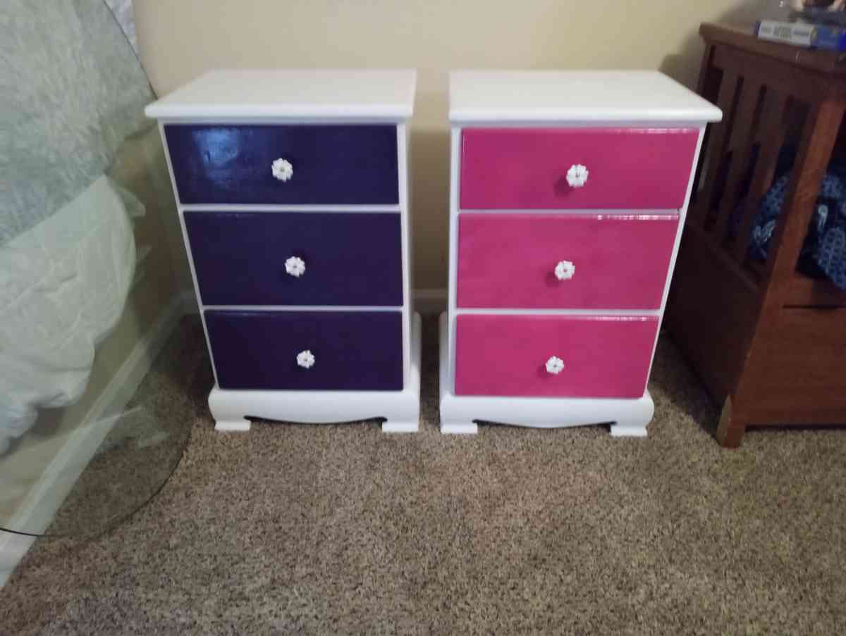 2 hand refurbished nightstands