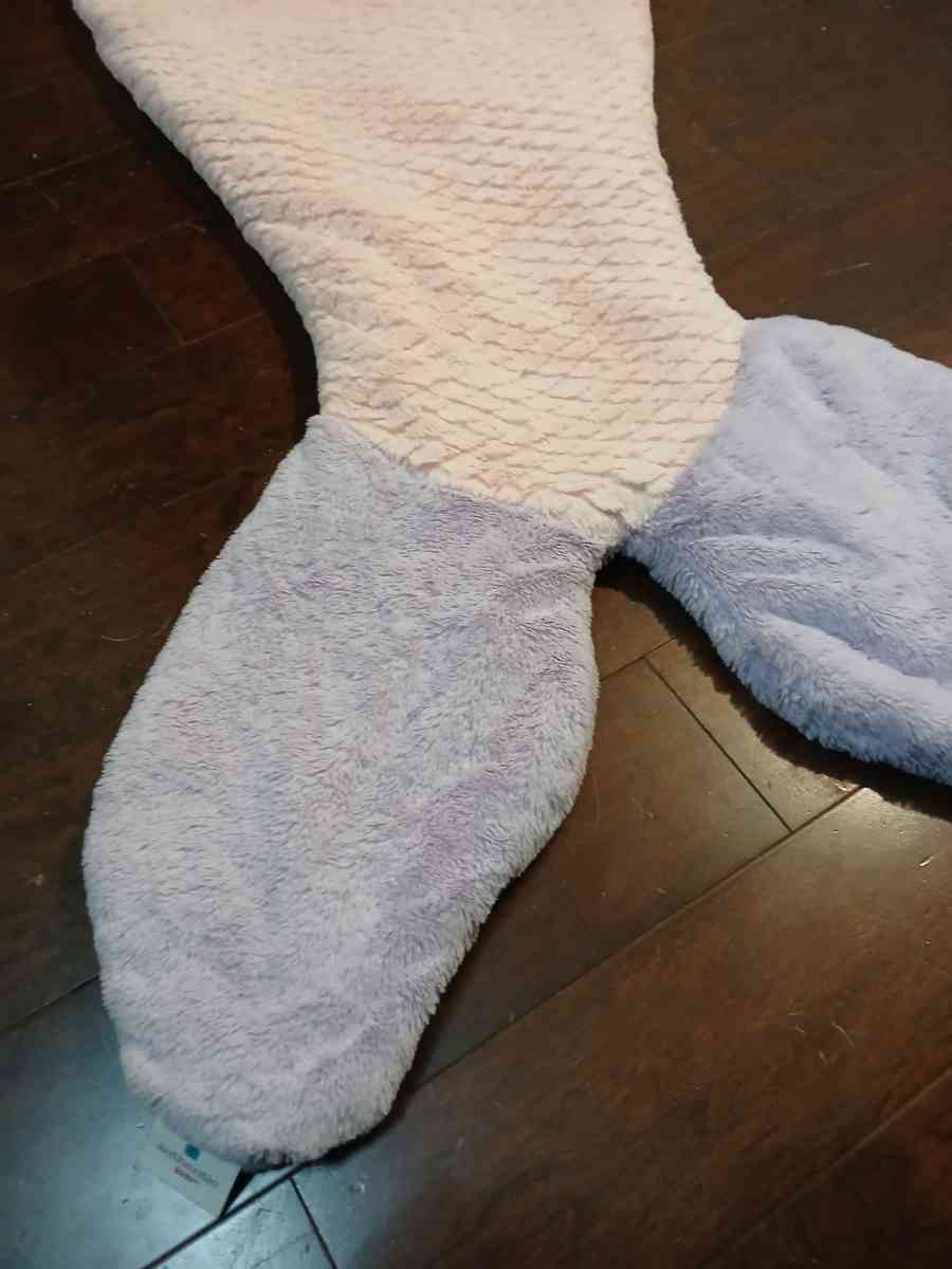 Authentic Kids murmaid pink and purple blanket tail