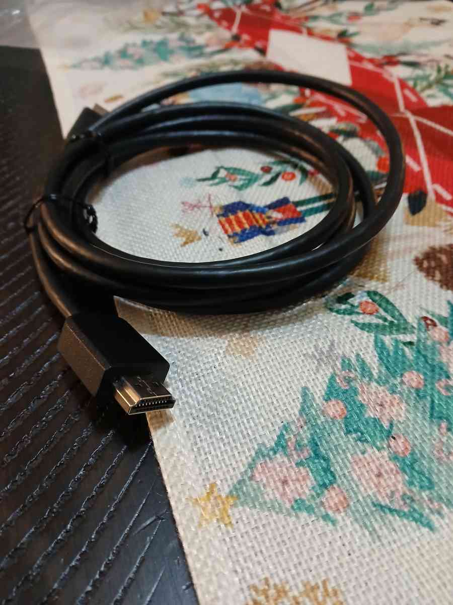 HDMI cable 5feet used like new