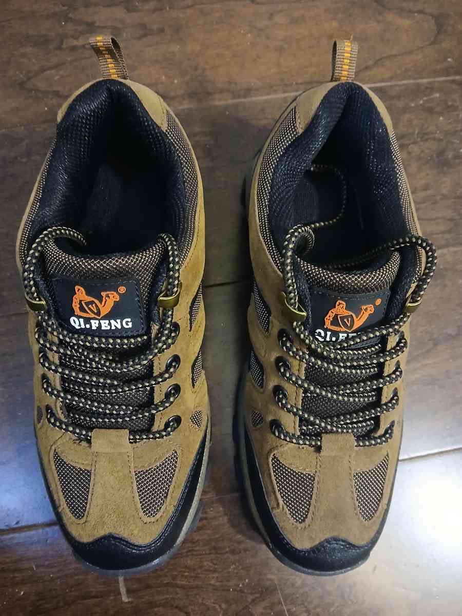 QI Feng women hiking shoes size 7