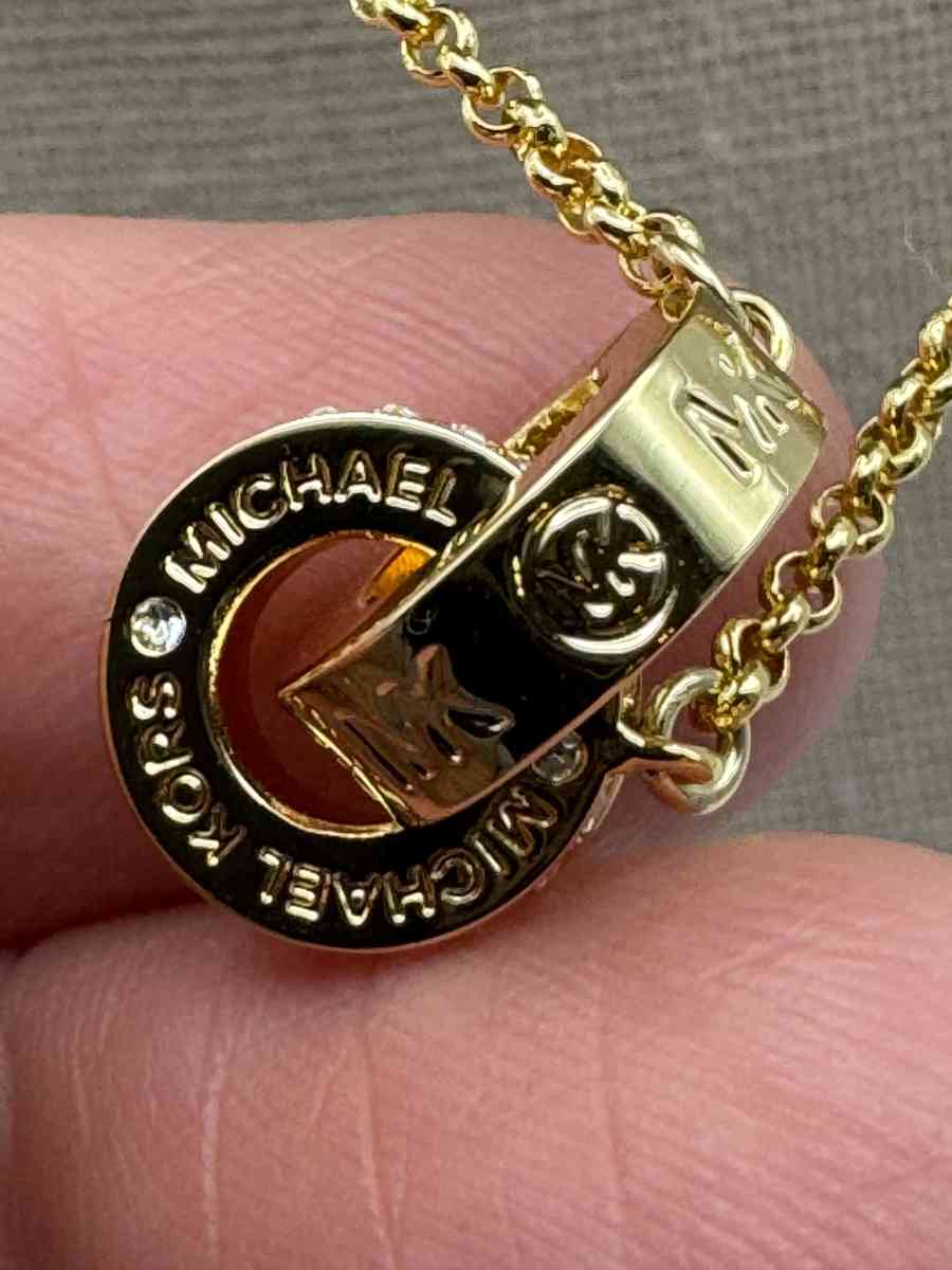 2000AHSH Michael Kors Brass W Gold Color Plating Circles  Cr