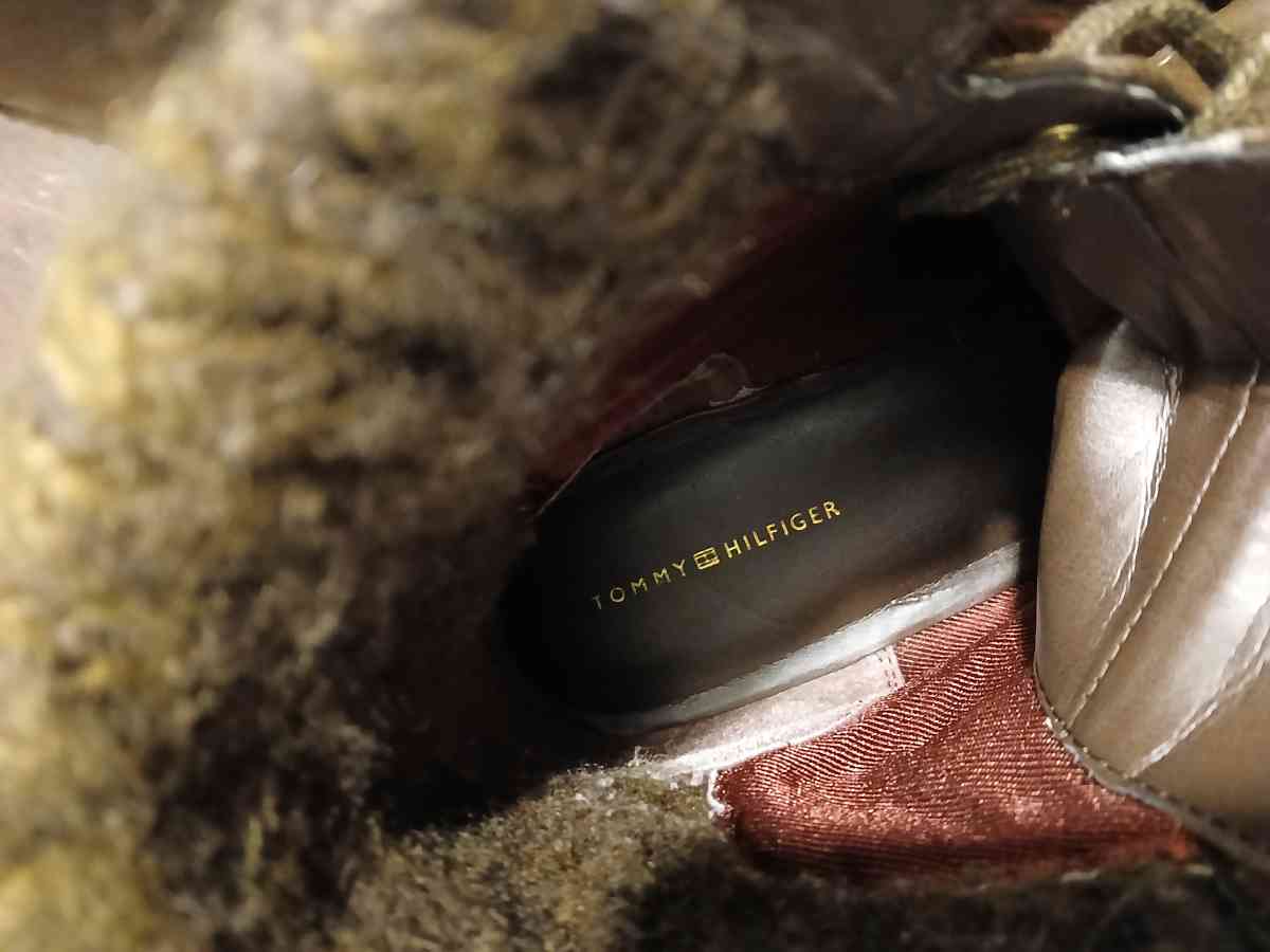 Tommy Hilfiger womens Brown boots Size 11M closed ankle