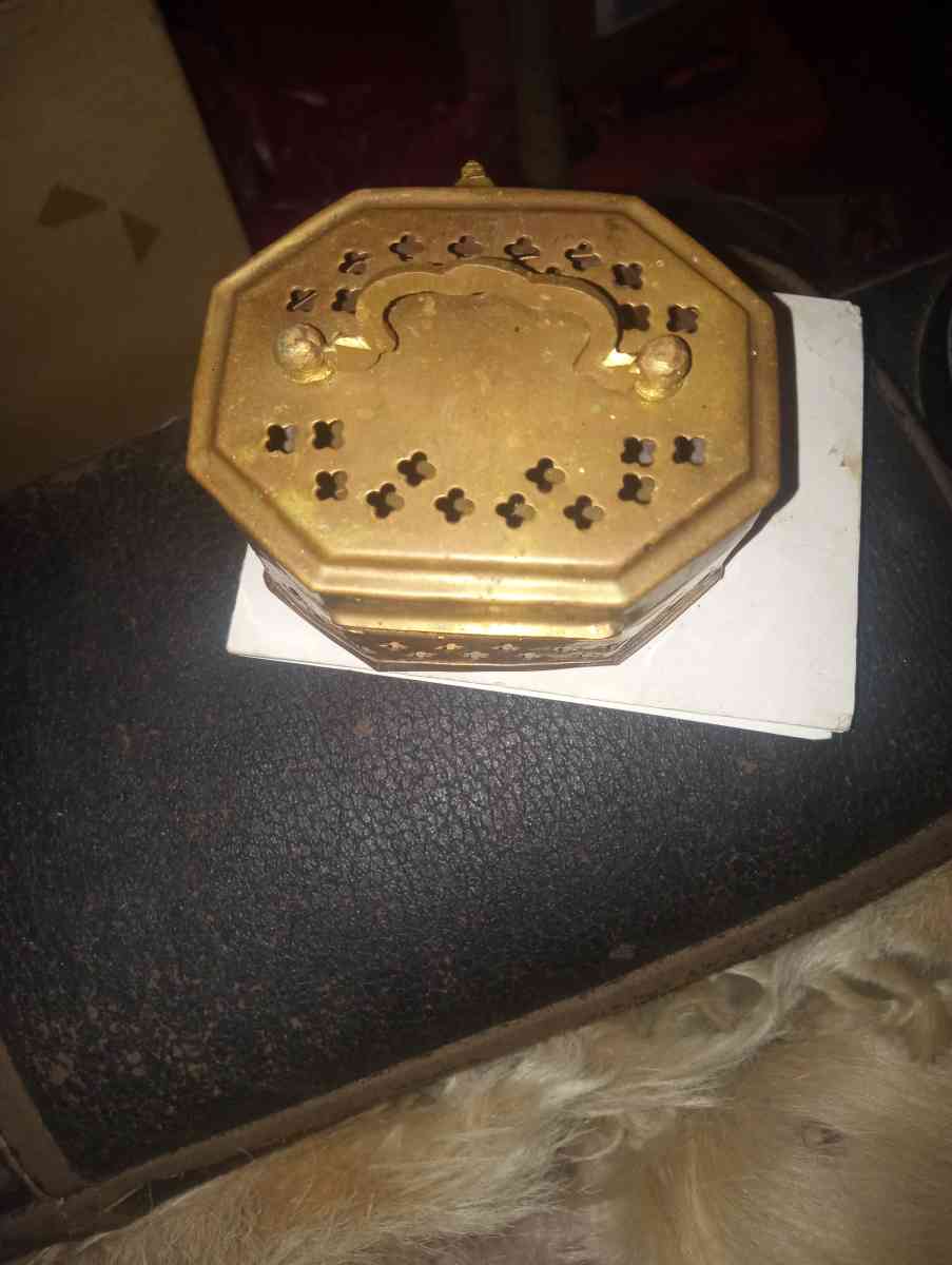 Vintage large Brass Cricket Box top swing handle front latch