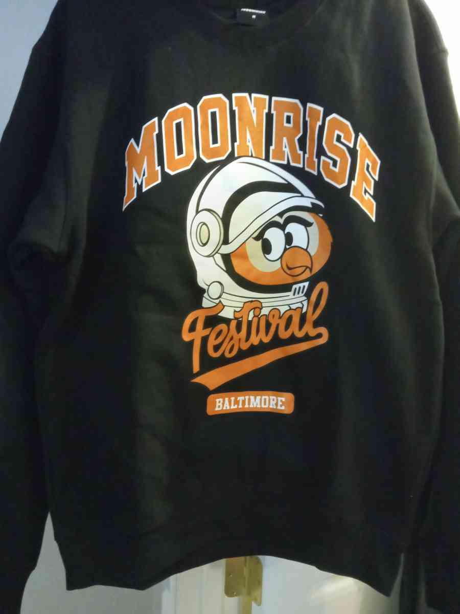 designer crewneck sweater size medium