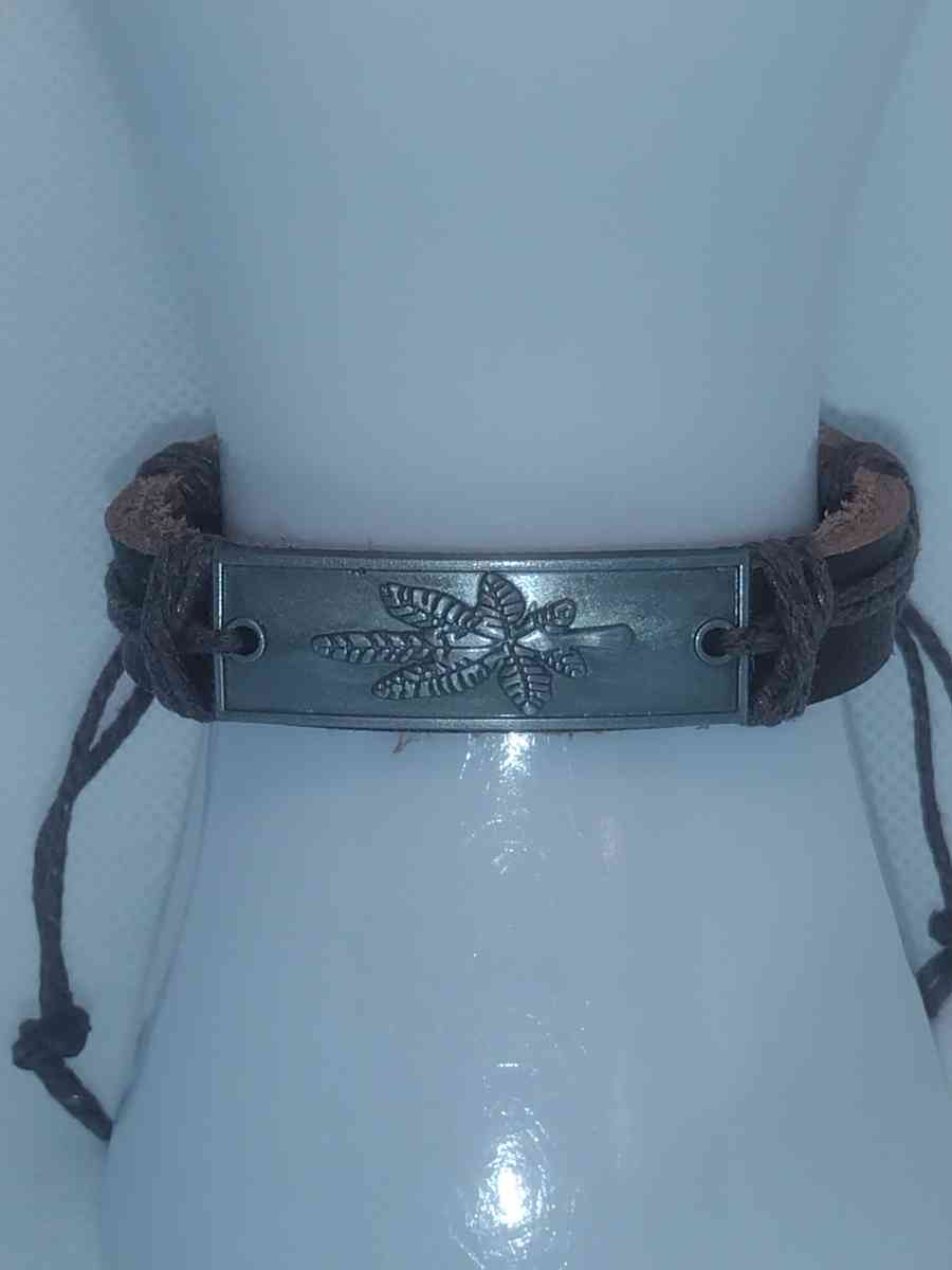 Brown Leaf Leather Bracelet VCB