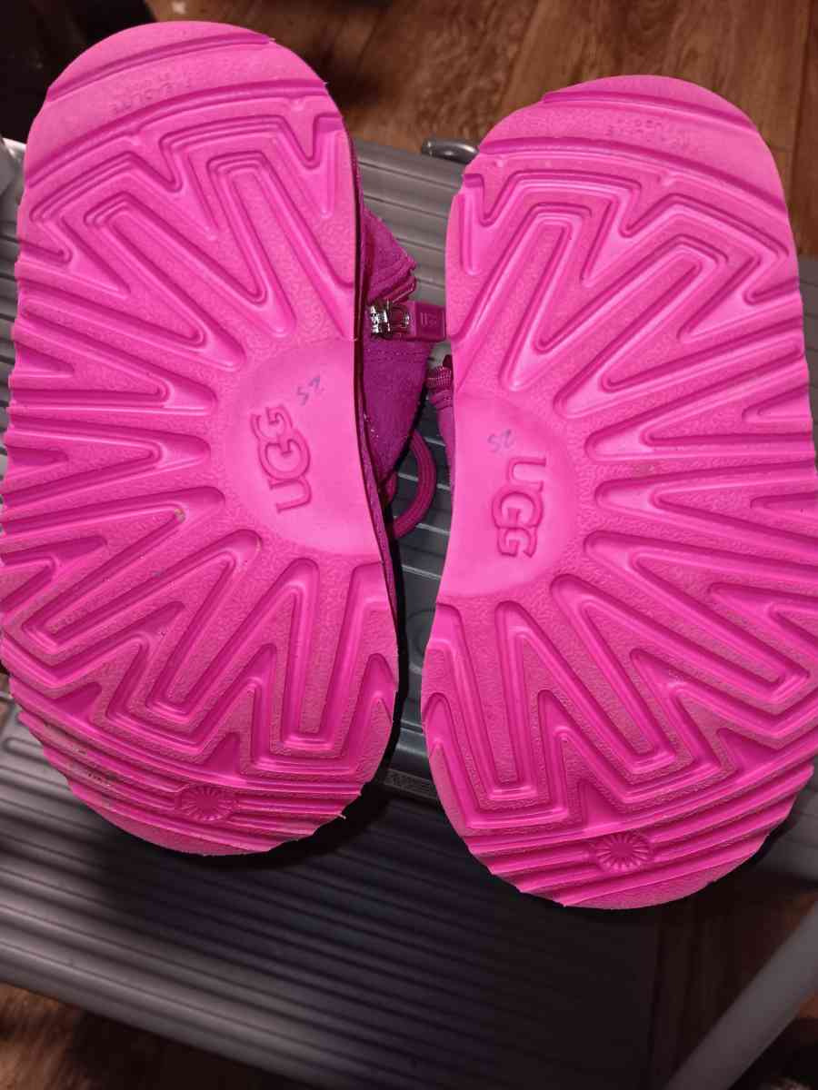 Child Pink Uggs Boots