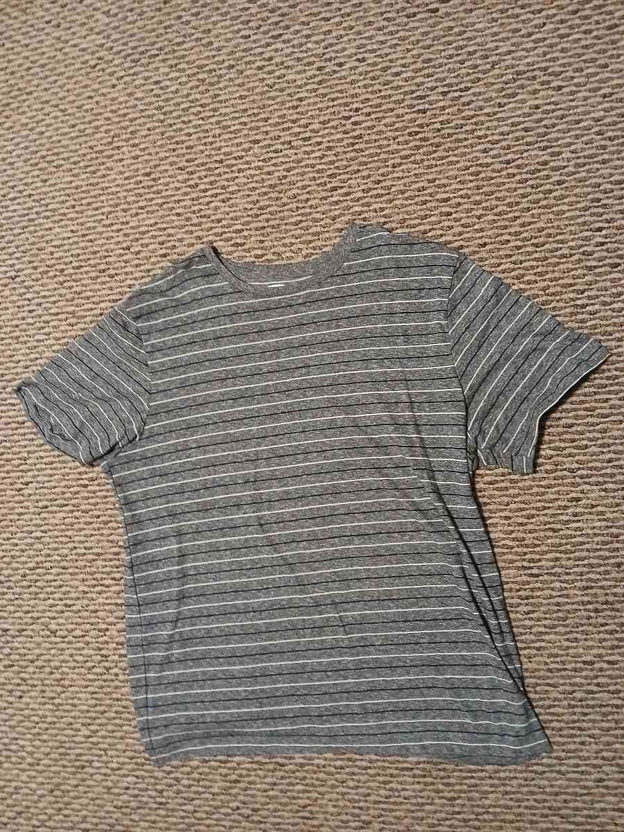Old Navy gray tshirt XL for men