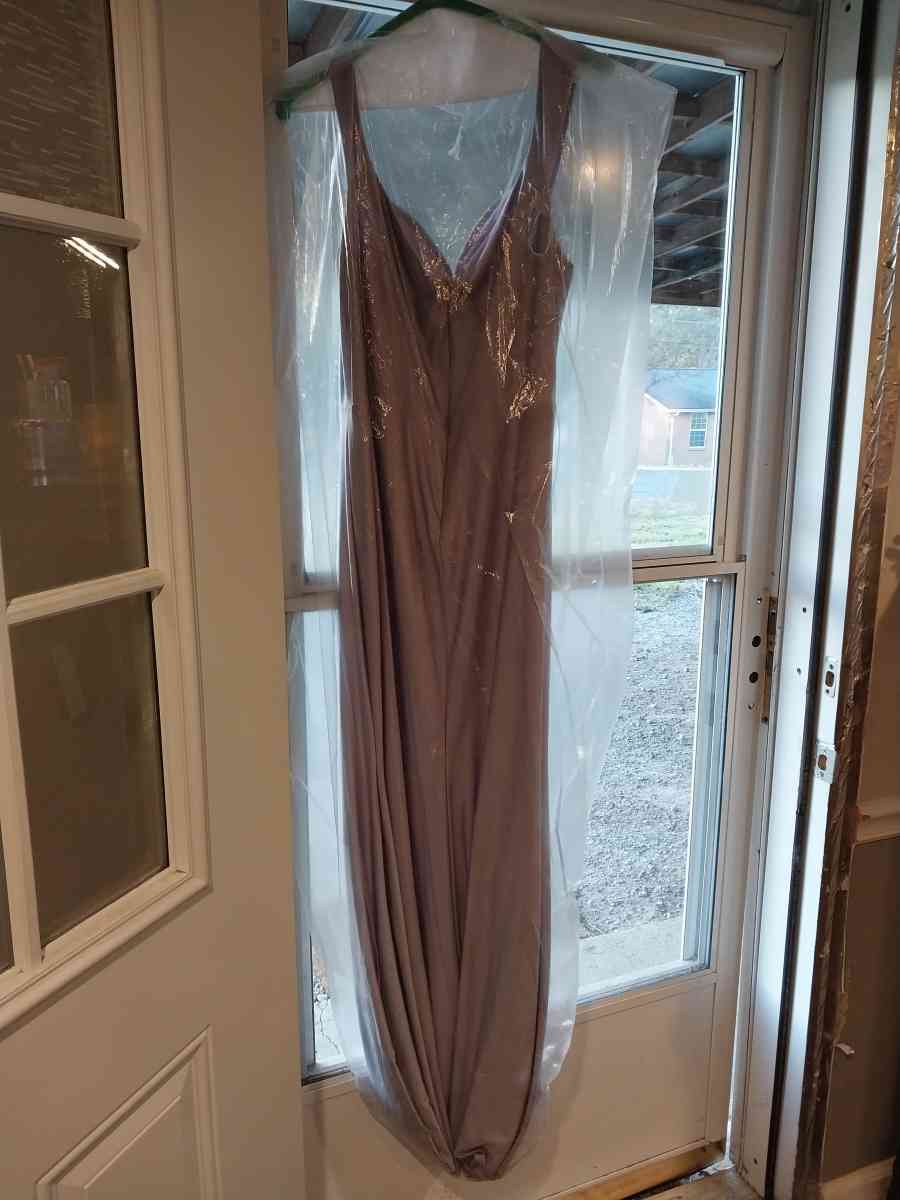 MULTI OCCASION NEVER WORN SIZE 15 JUNIORS FORMAL DRESS