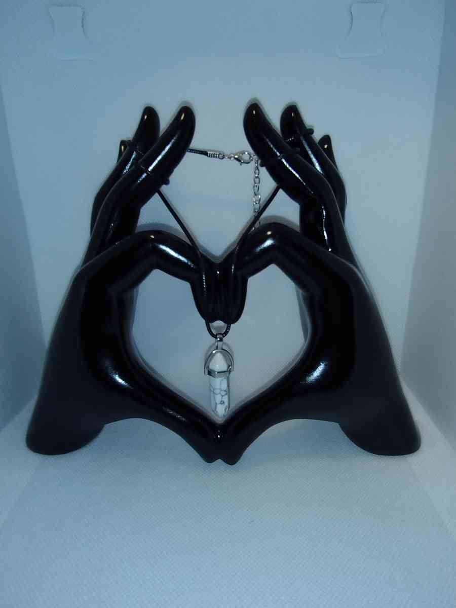 White Marbled Glass Pendant Necklace