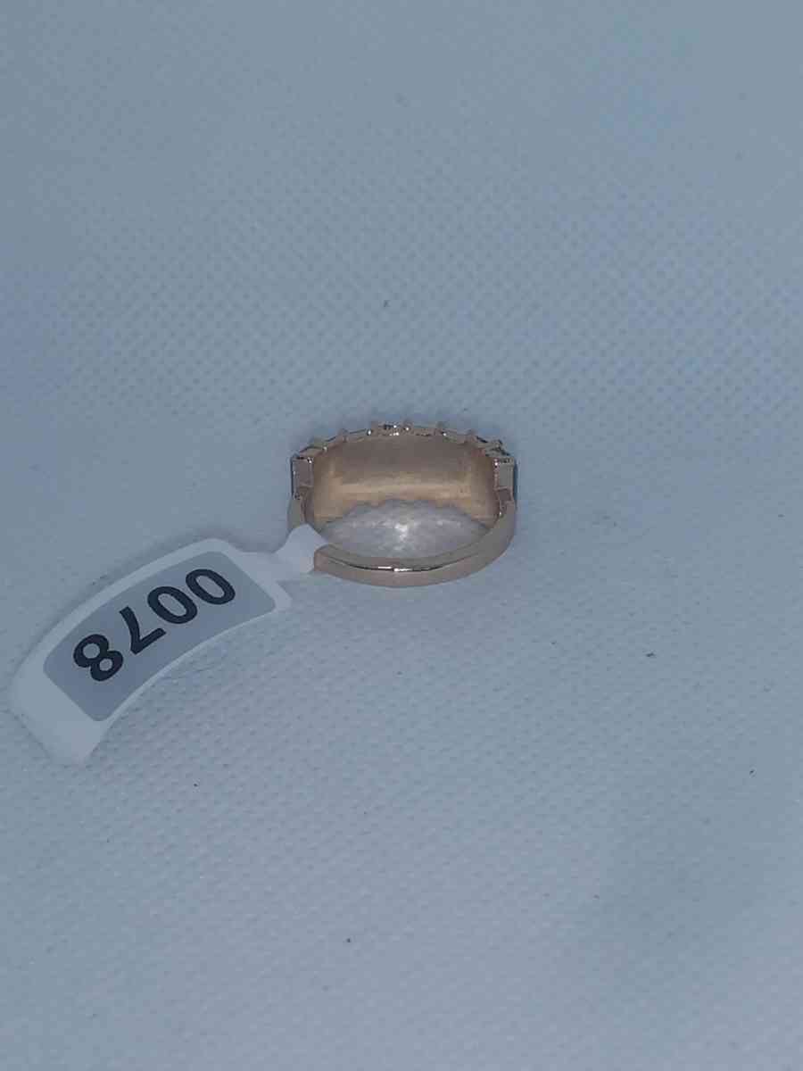 Straight Green Chic Rhinestone Ring