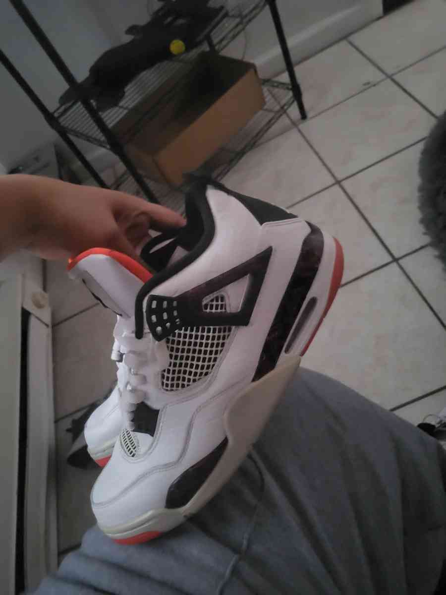 used jordans size 10 both for 25