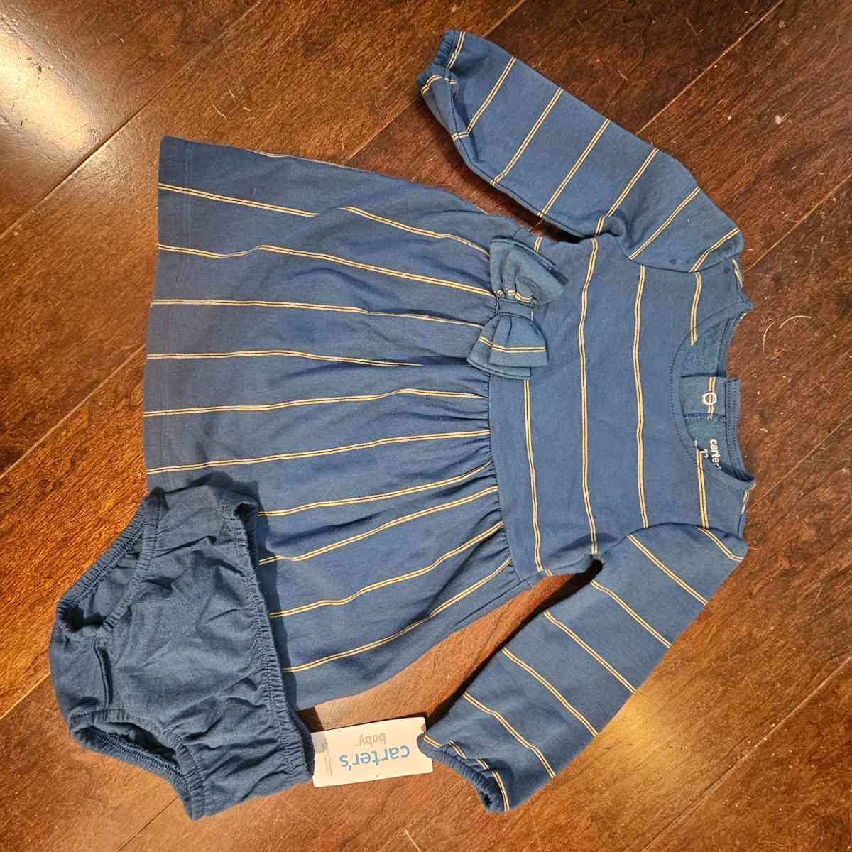 Carters baby girl dress size 12M