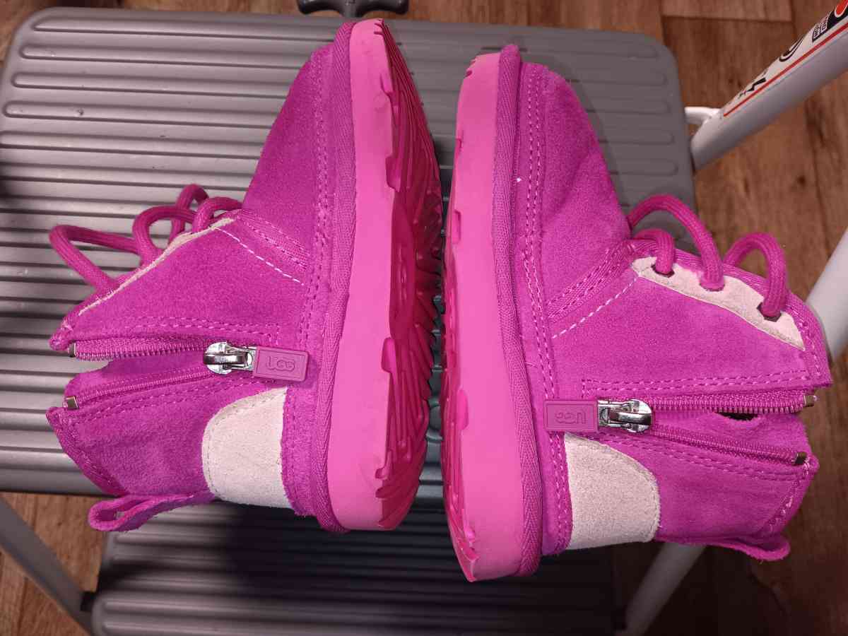 Child Pink Uggs Boots