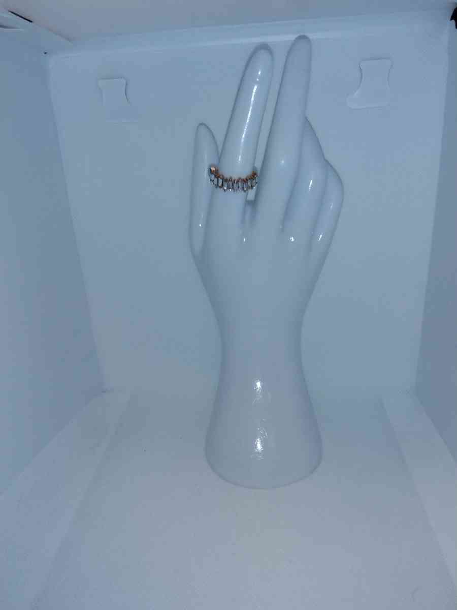 Straight White Chic Rhinestone Ring