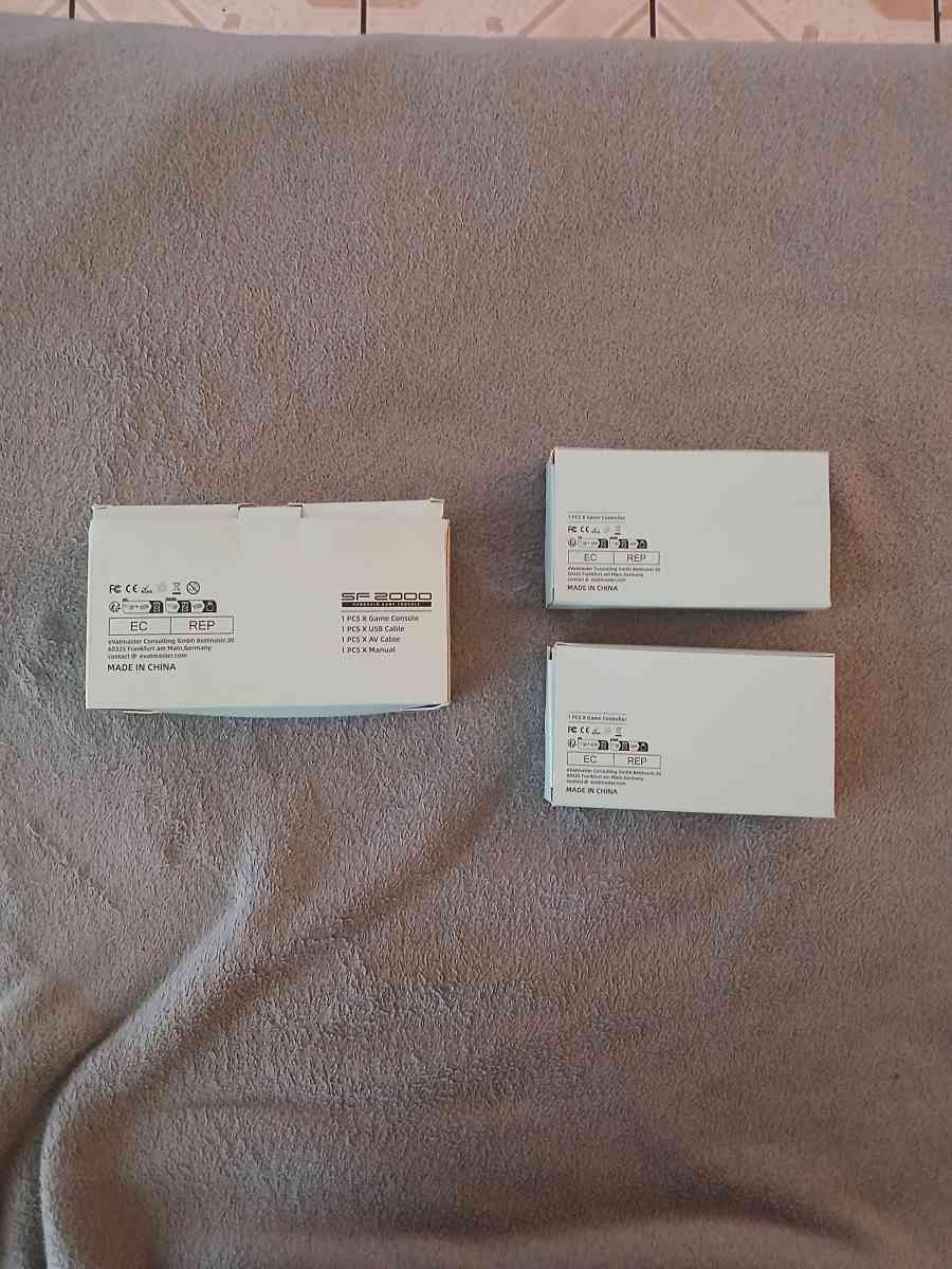 Data Frog SF2000 Handheld Game Console