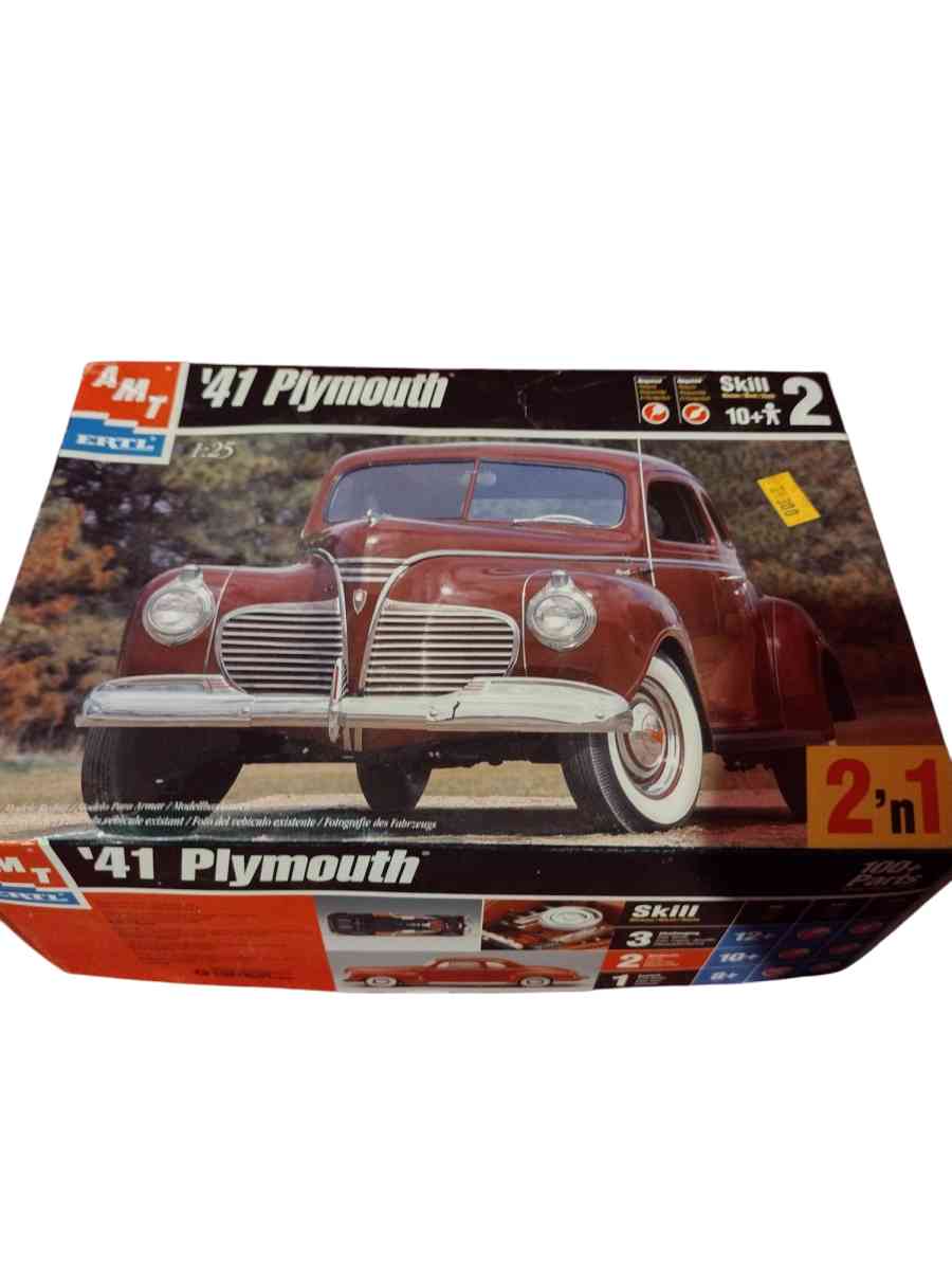 red 41 Plymouth 2 in 1 model car kit