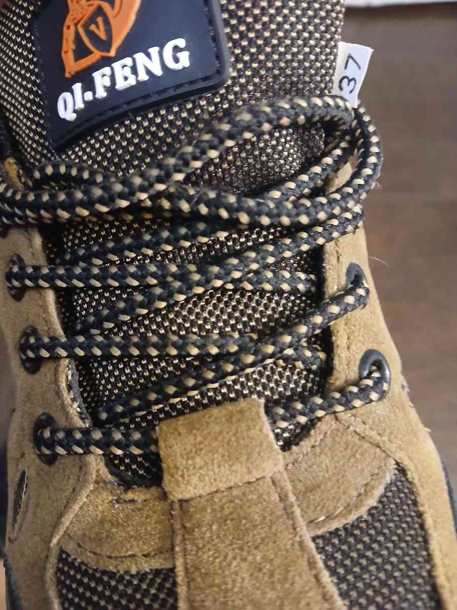 QI Feng women hiking shoes size 7
