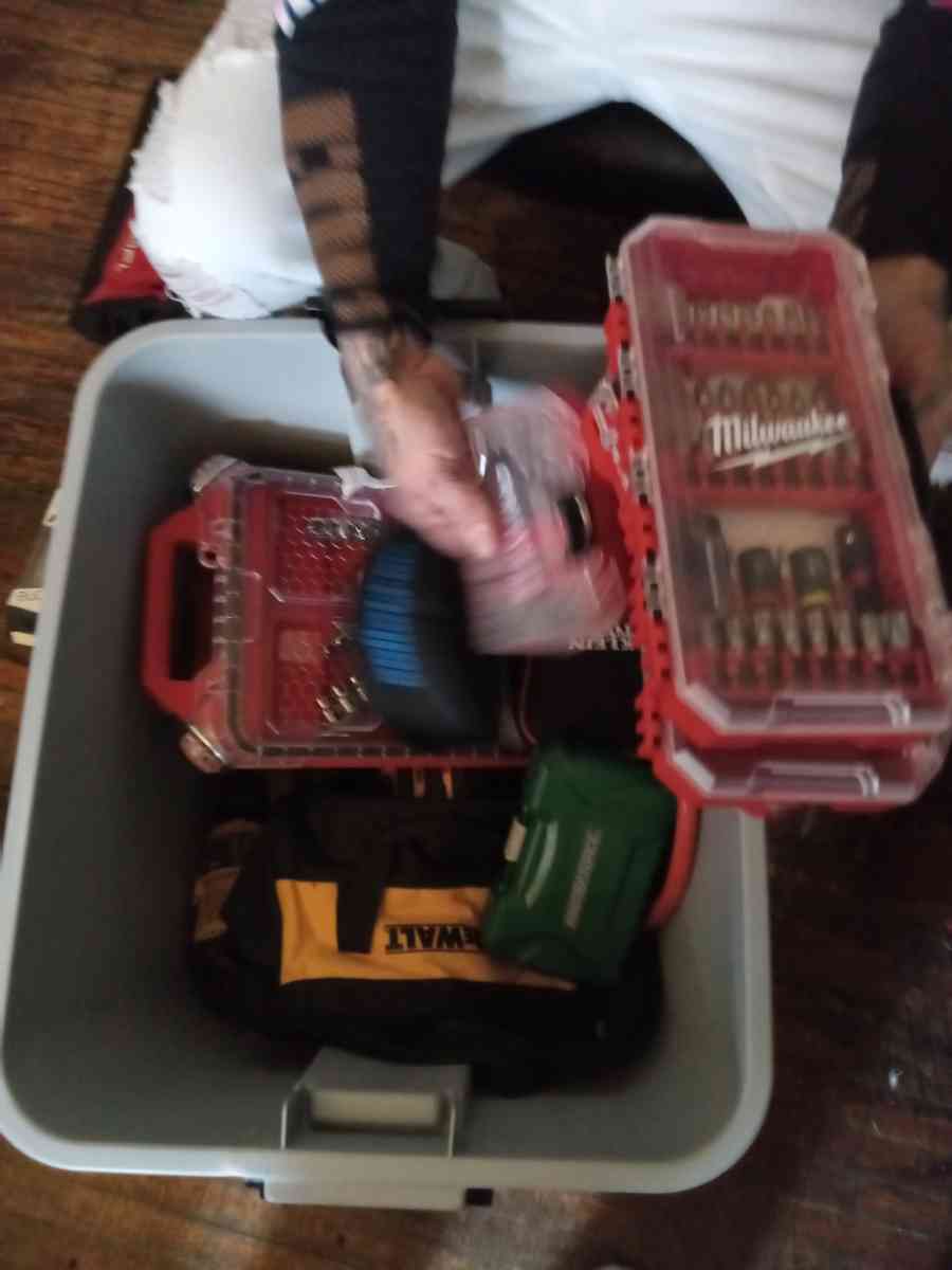 many different tools