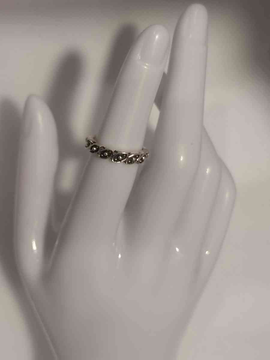 Silver Leaflet Ring