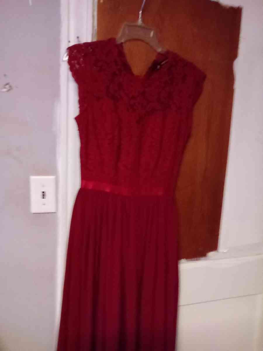 Long evening Dress       Size 6