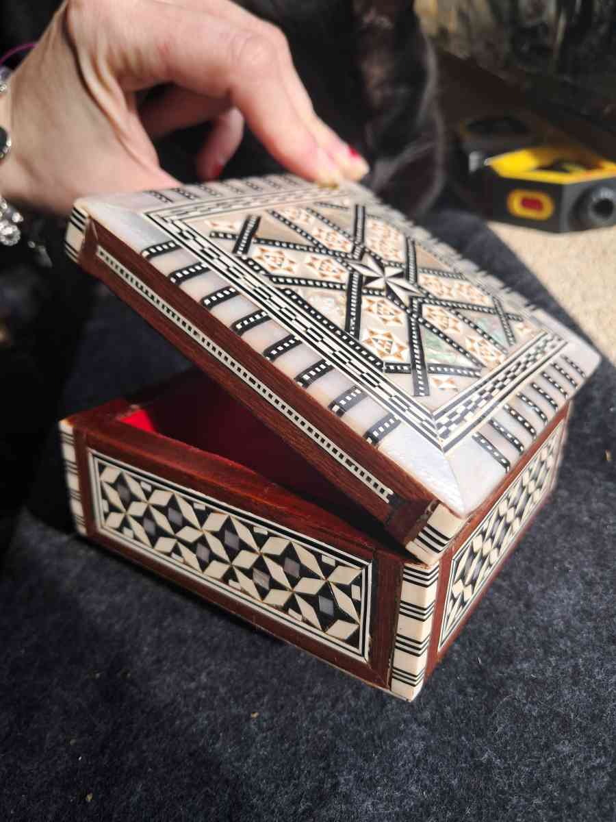 Antique Handcrafted Mother of Pearl Trinket Box