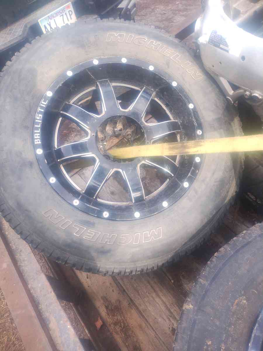 18 inch ballistic Rims five hole universal Ford bolt pattern