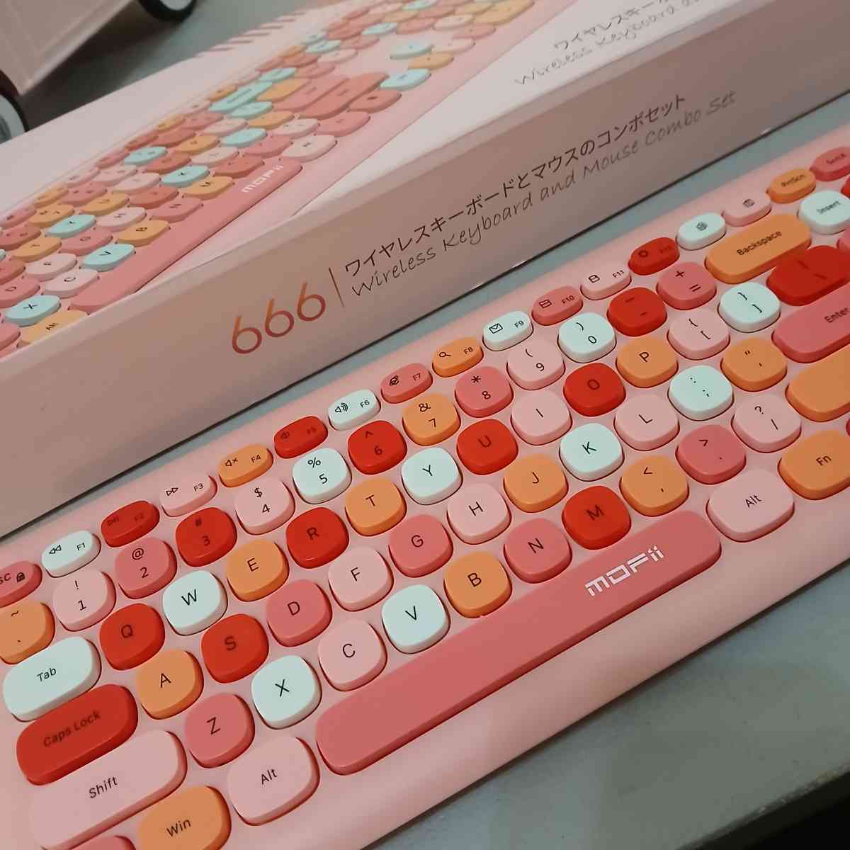 MOFii wireless mouse and keyboard set