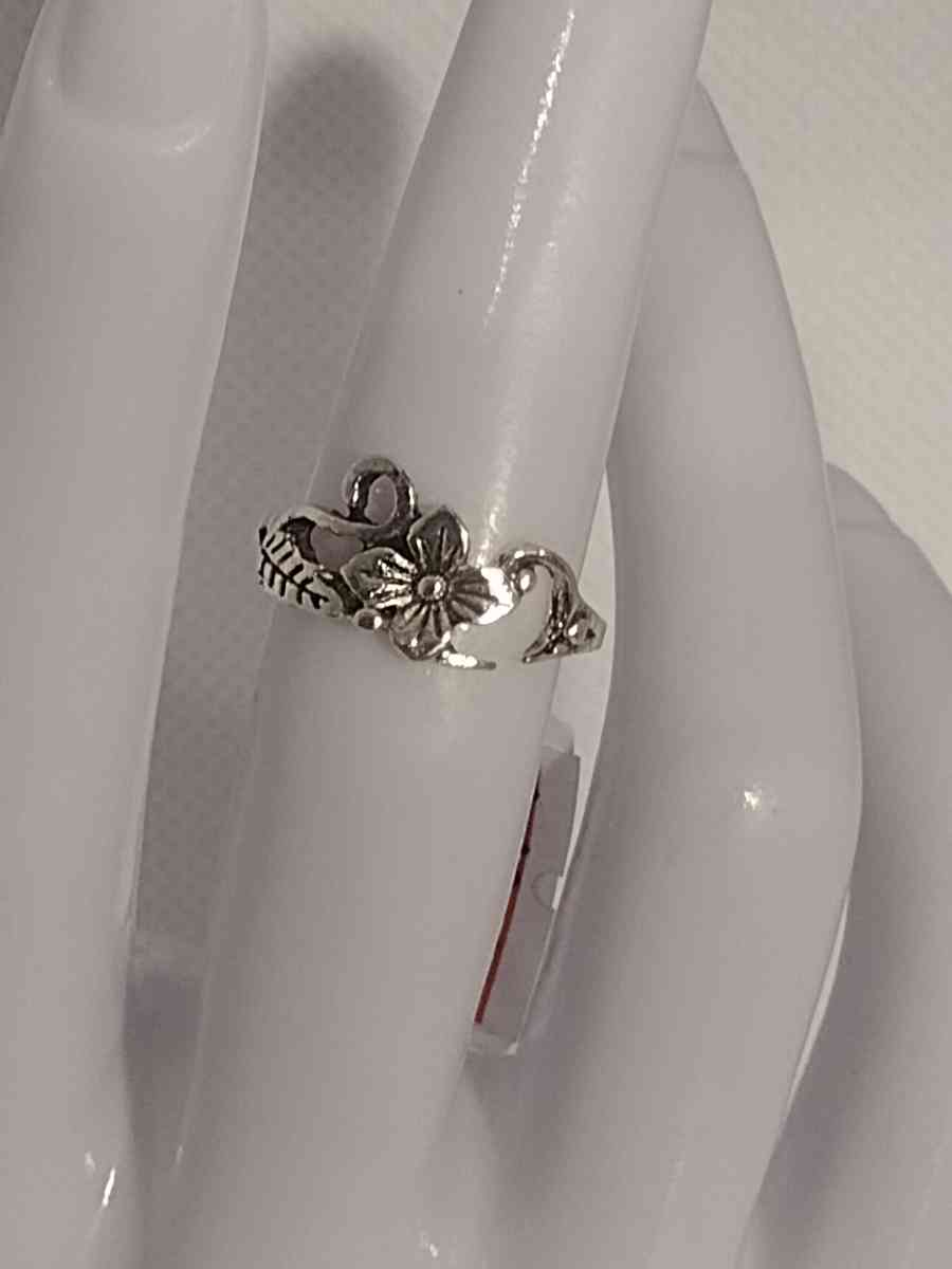 Silver Flower Ring