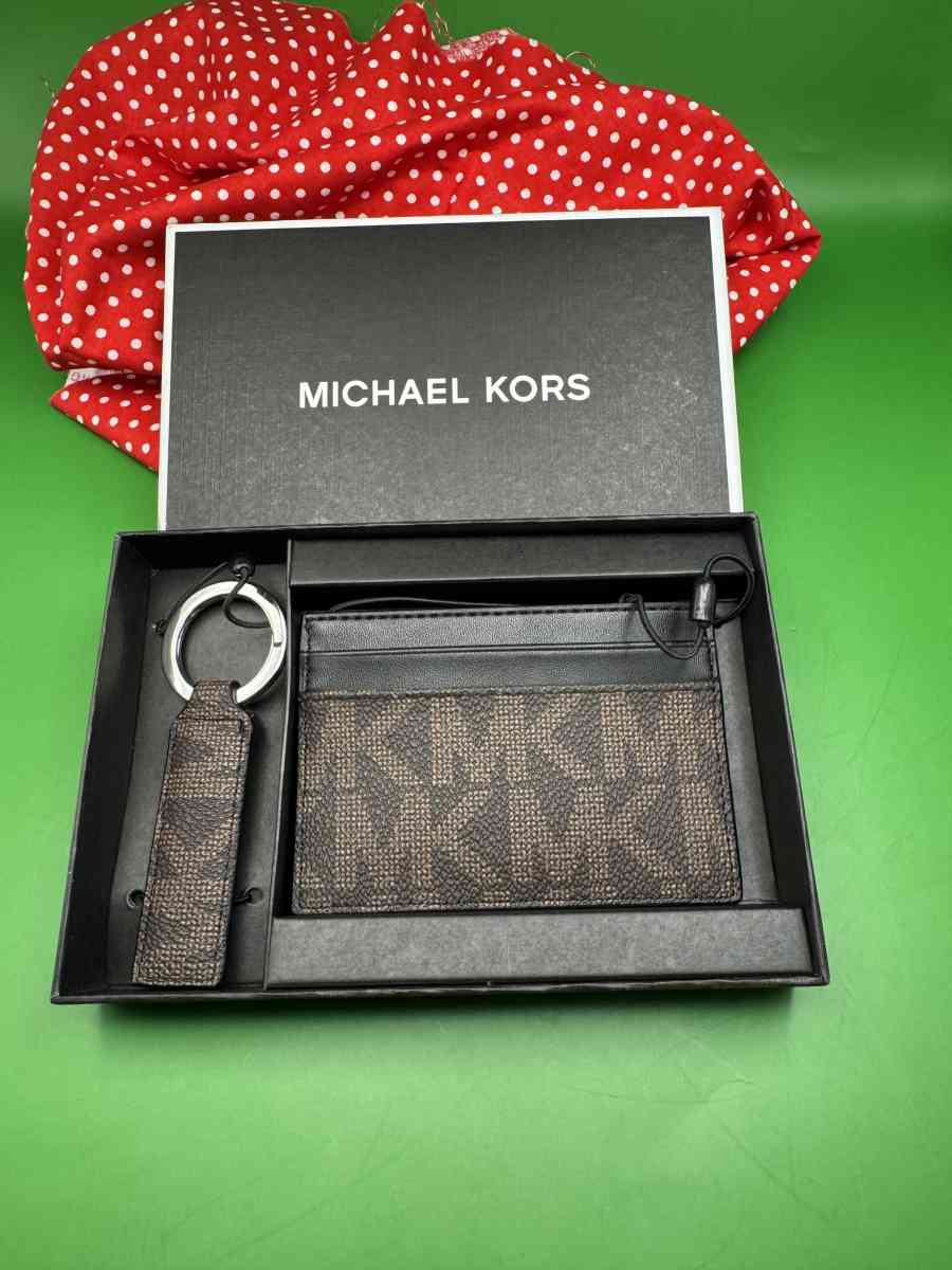2042HPSR New Brown  Black Michael Kors Slim Holder With Key