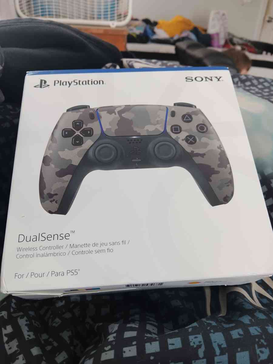 Playstation 5 camo controller brand new got wrong color