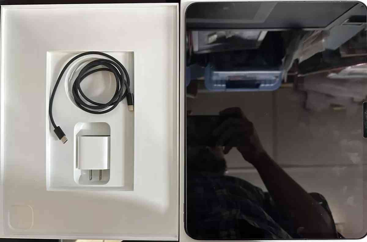 iPad Pro 13 M4 WiFi  Cellular 5G Unlocked 256GB Space Black