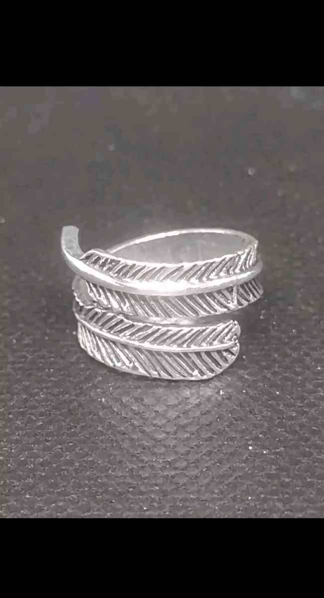 Large Feather Ring