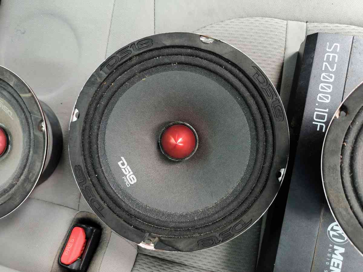 Car Audio Speakers and 2 amps