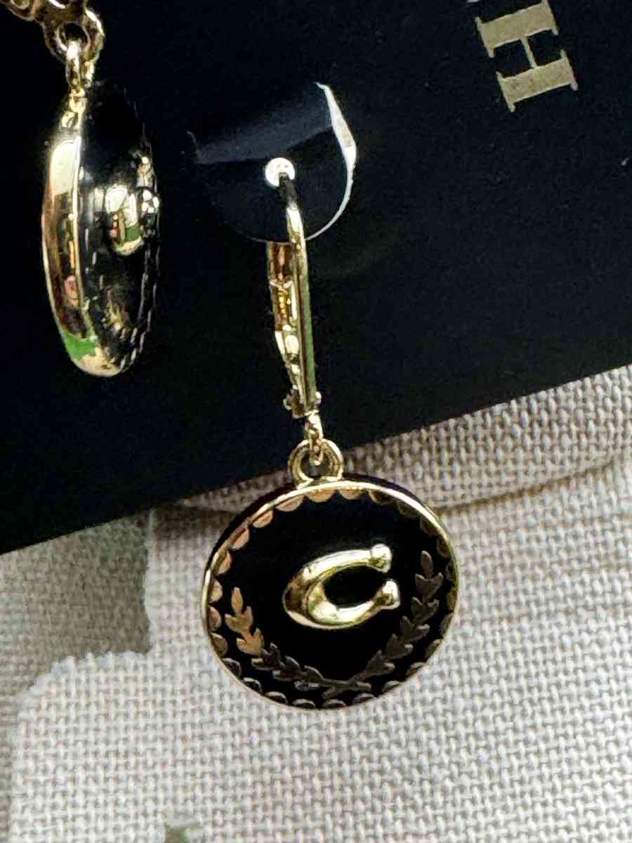2043HCRA Beautiful Coach Classic Drop Ear Rings NWT In Origi