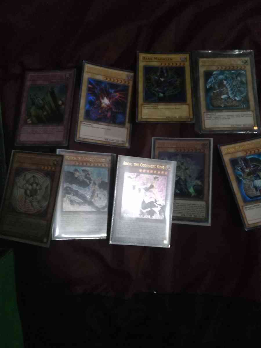 300 plus yugioh cards halifoil and rares