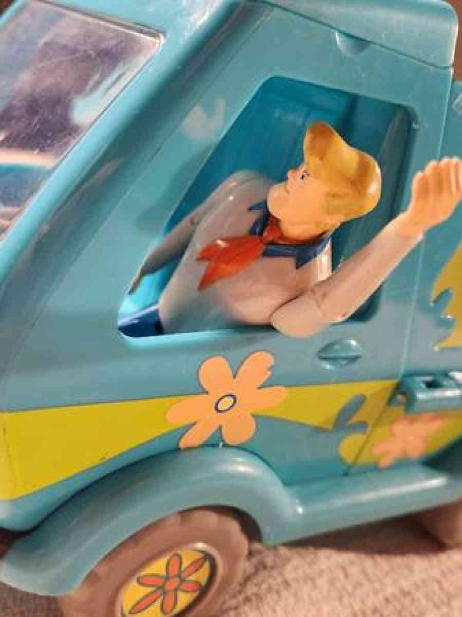 Scooby Doo mystery machine toy