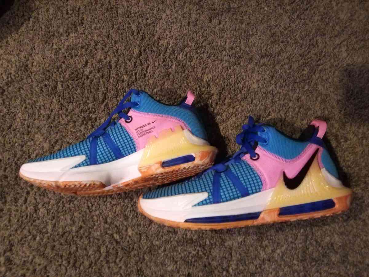 LeBron witness 7s size 10