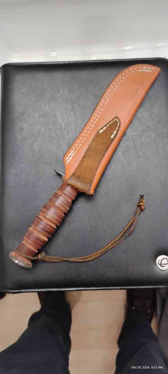 Commemorative 1992 USMC KaBar Fixed Blade Knife with Sheath