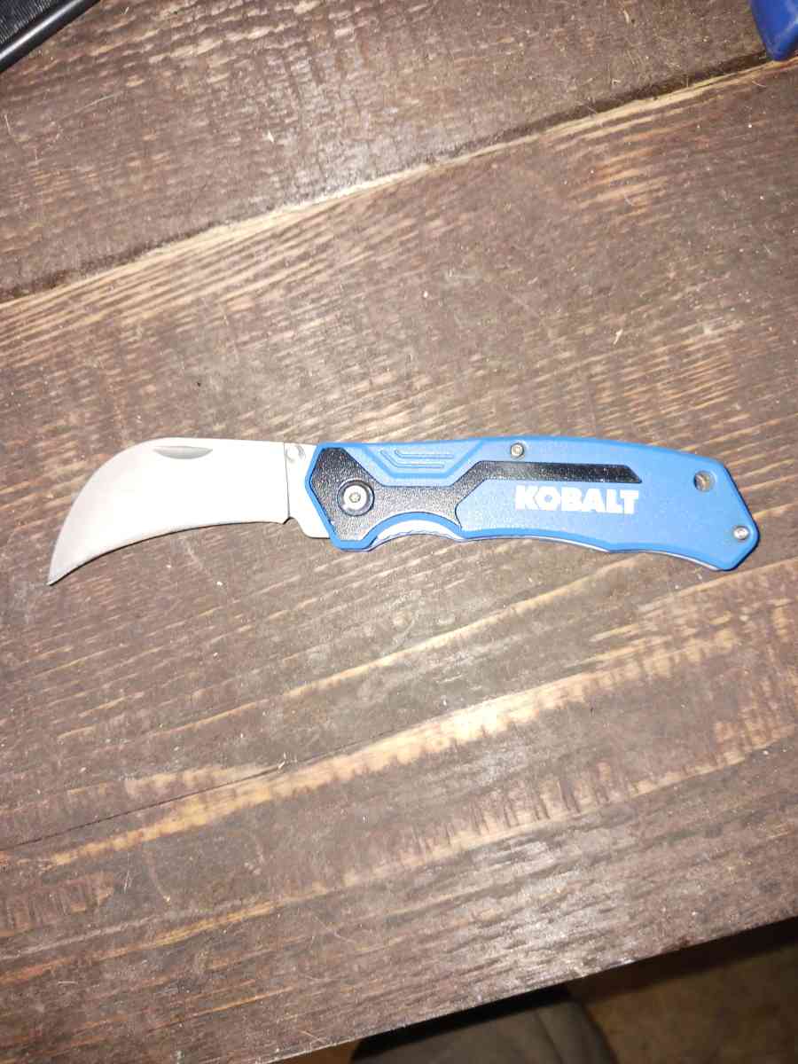 Kobalt Hawkbill blade pocketknife