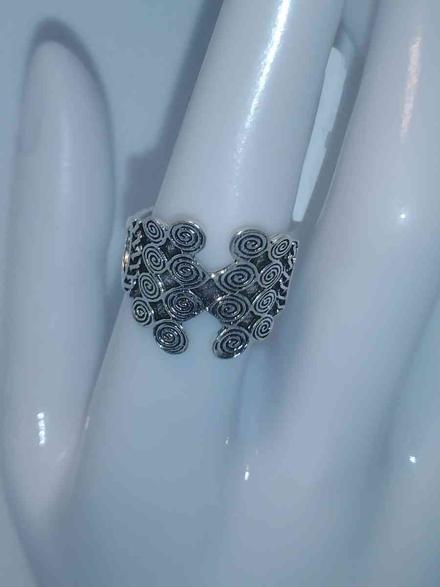 Swirly Bohemian Style Ring