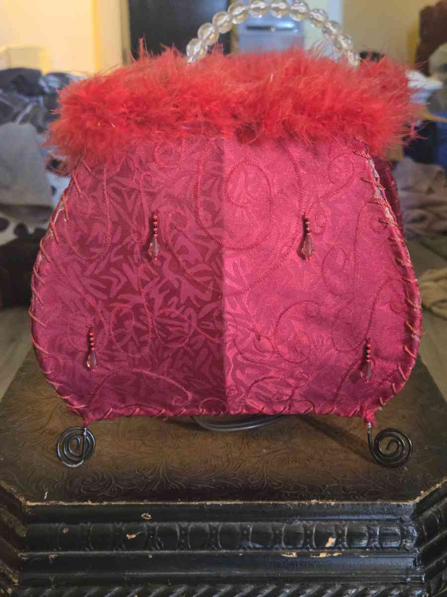 Red Feather Trim Acrylic Tassels Purse Shape with Beaded Han