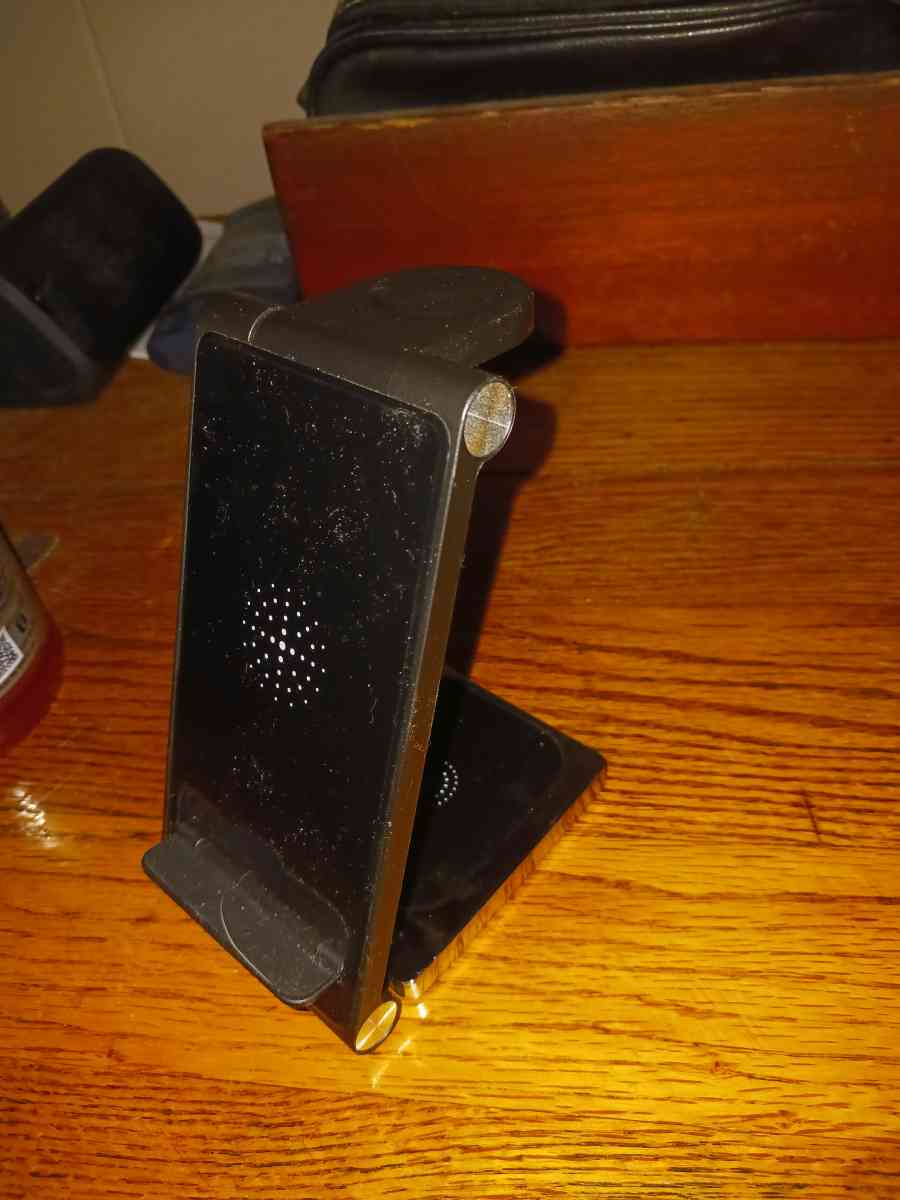 PASSPORT  WIRELESS CHARGING STATION