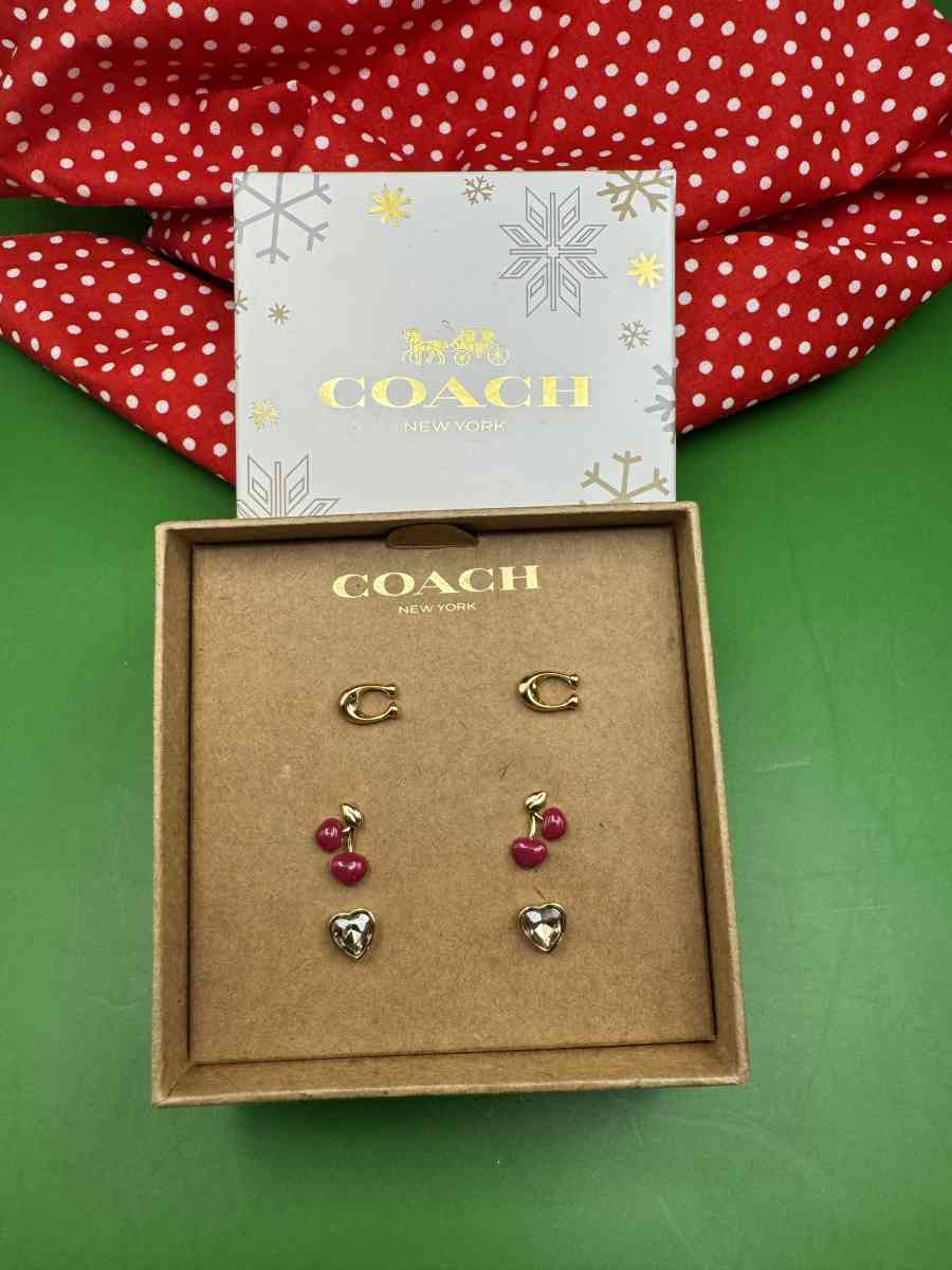 AHSHWomens Coach C Signature Cherry Heart Gift Set 3 Pairs S