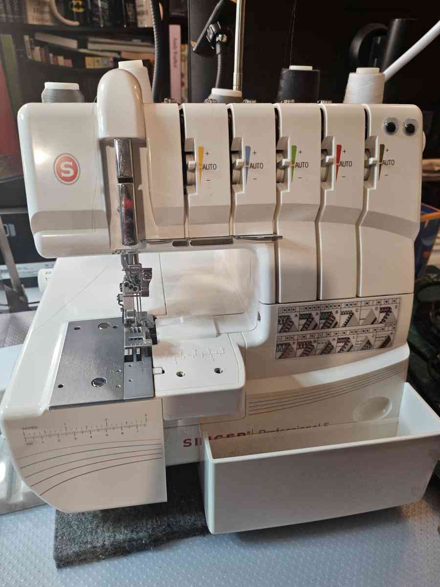 Singer Professional 5 serger and coverstitch combo machine