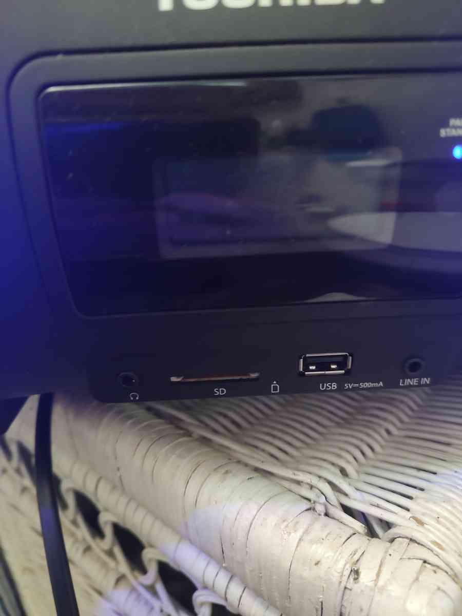 Toshiba CD Bluetooth radio