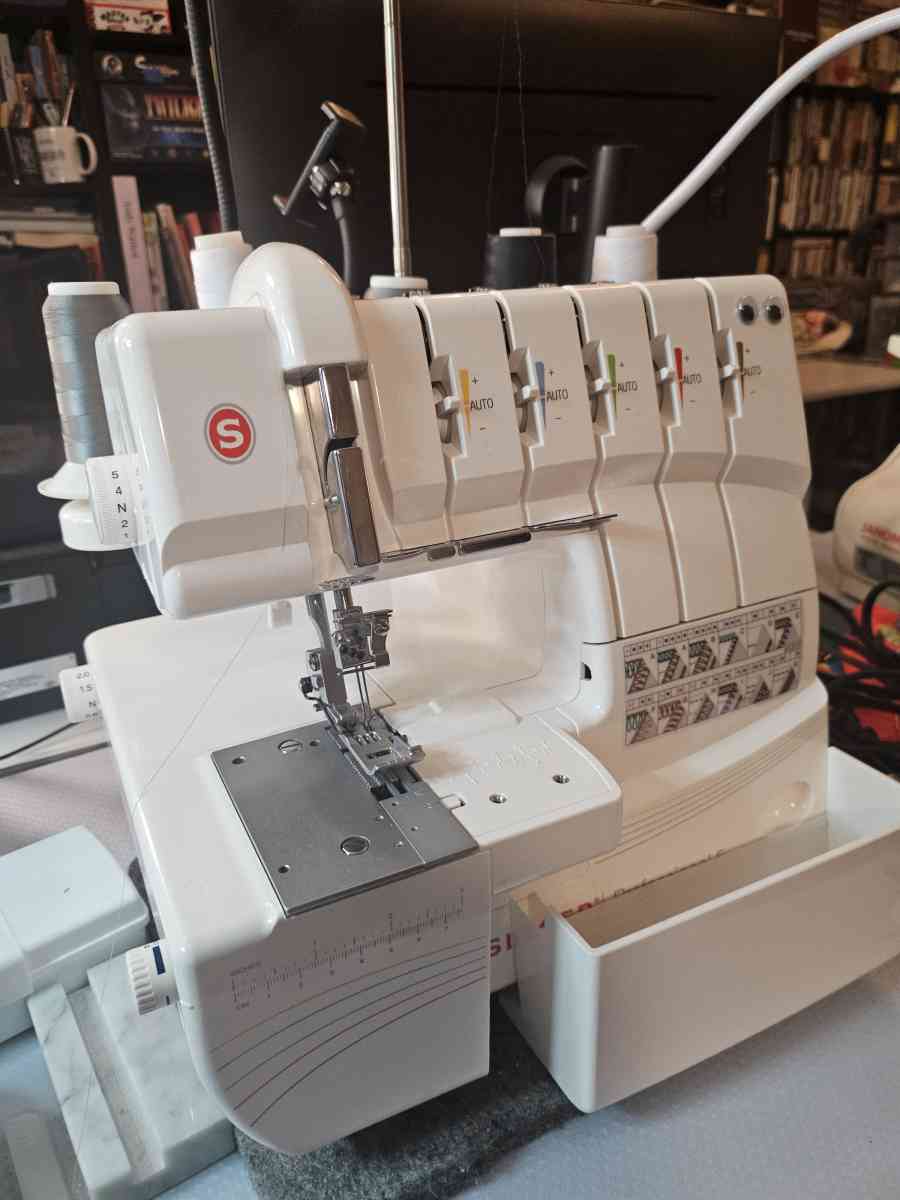 Singer Professional 5 serger and coverstitch combo machine