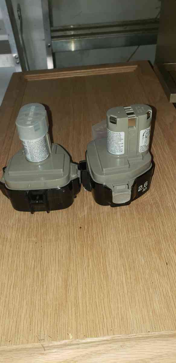 2 new rechargeable Makita batteries 26 AH 12 VOLTNi Mh  2500