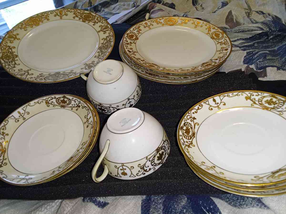 Mix of Noritake and Nippon China