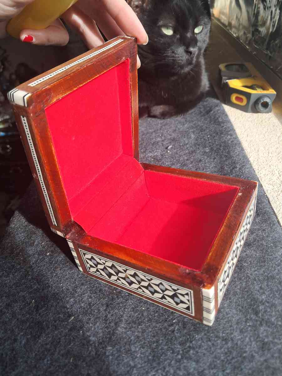 Antique Handcrafted Mother of Pearl Trinket Box