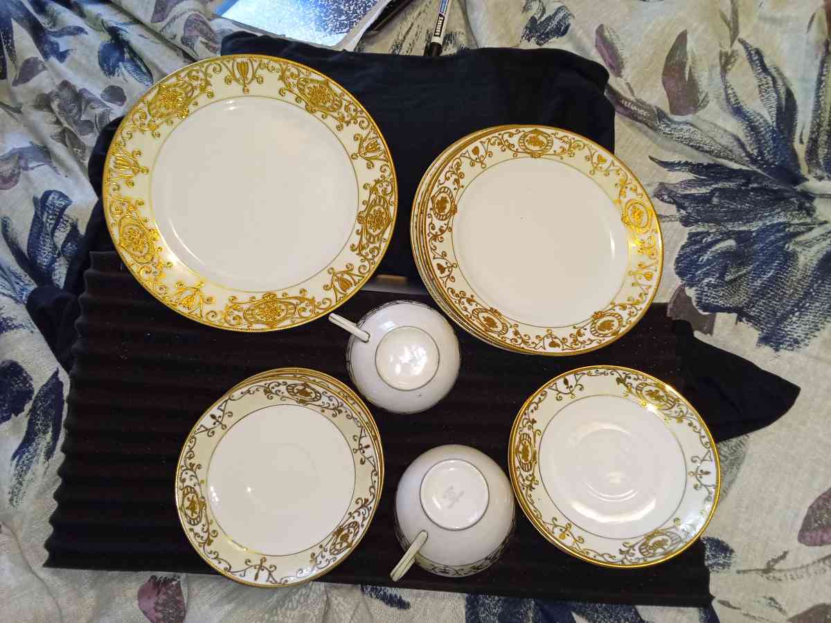 Mix of Noritake and Nippon China